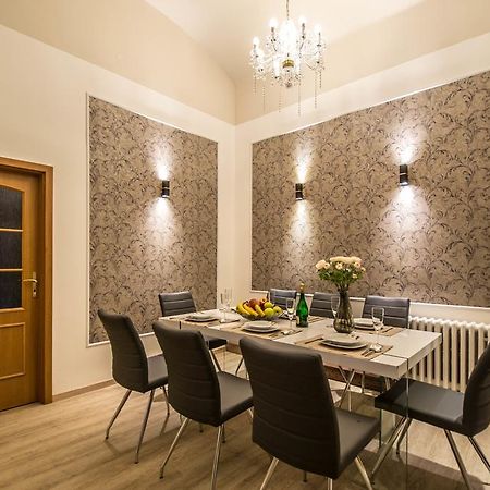 4Bdr Historical Spirit Apt By Ruterra Praag Buitenkant foto