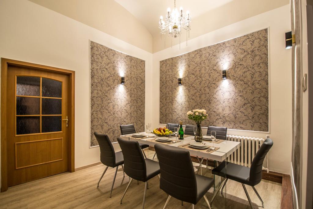 4Bdr Historical Spirit Apt By Ruterra Praag Buitenkant foto