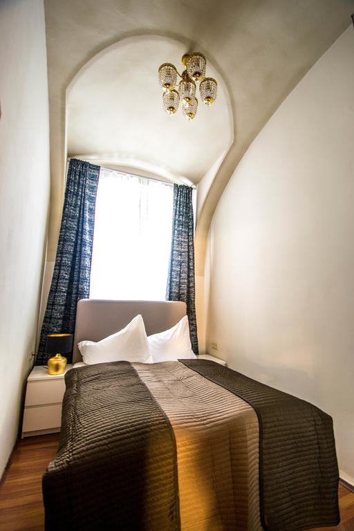 4Bdr Historical Spirit Apt By Ruterra Praag Buitenkant foto