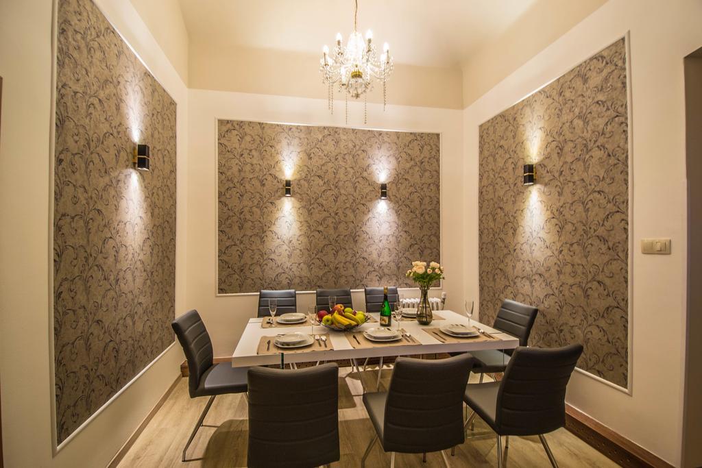 4Bdr Historical Spirit Apt By Ruterra Praag Buitenkant foto