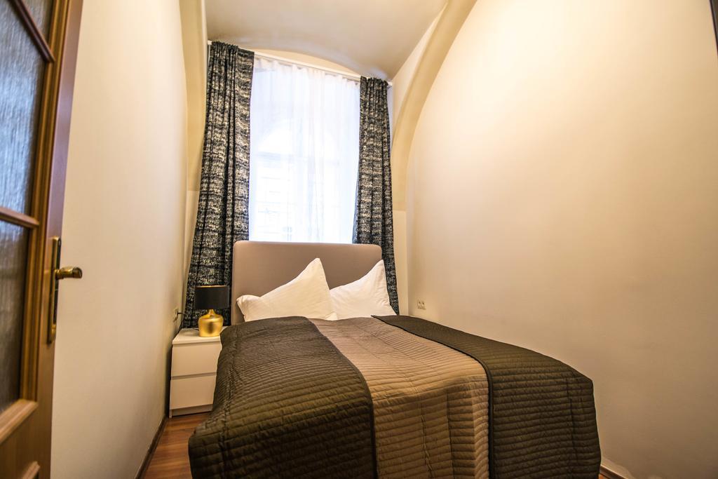 4Bdr Historical Spirit Apt By Ruterra Praag Buitenkant foto