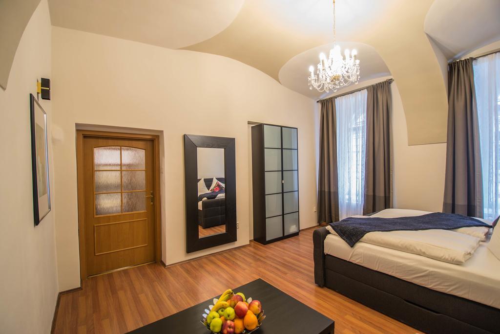 4Bdr Historical Spirit Apt By Ruterra Praag Buitenkant foto