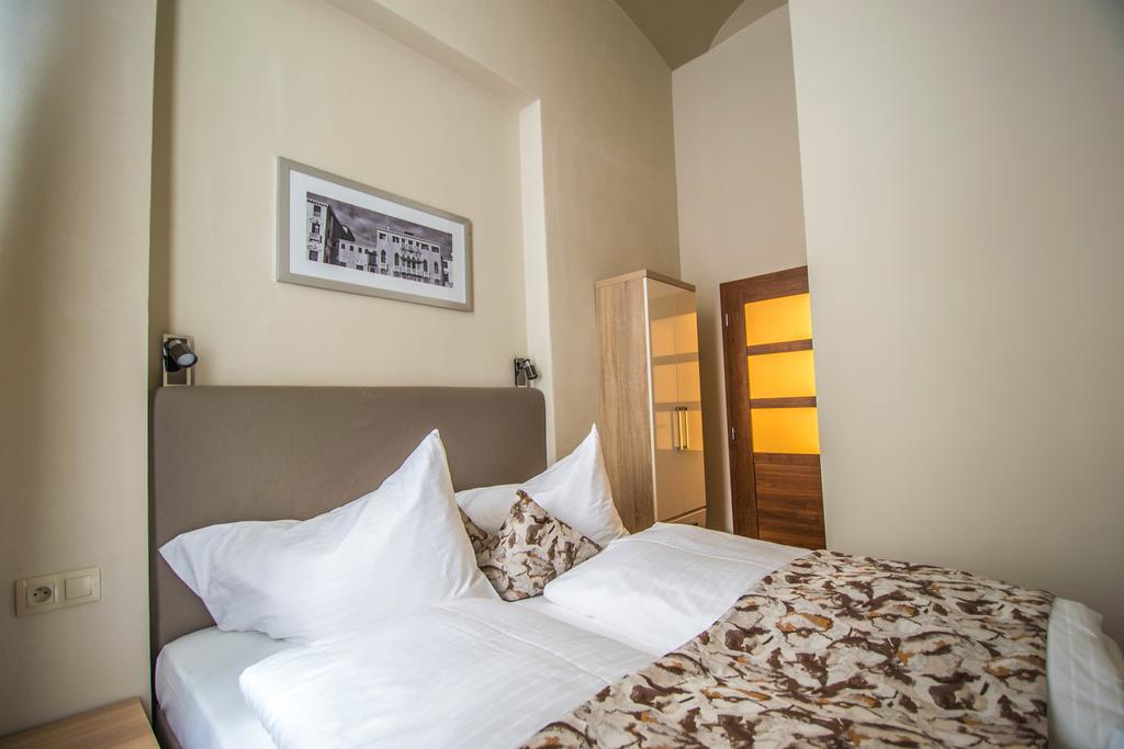 4Bdr Historical Spirit Apt By Ruterra Praag Buitenkant foto