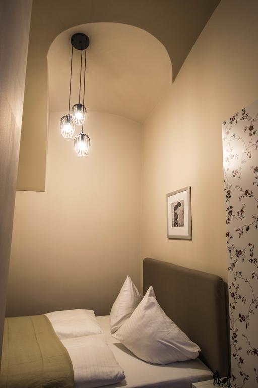 4Bdr Historical Spirit Apt By Ruterra Praag Buitenkant foto